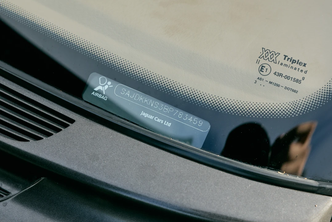 1996 Daimler - Image 11 of 31