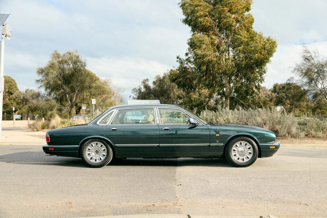 1996 Daimler - Image 4 of 31