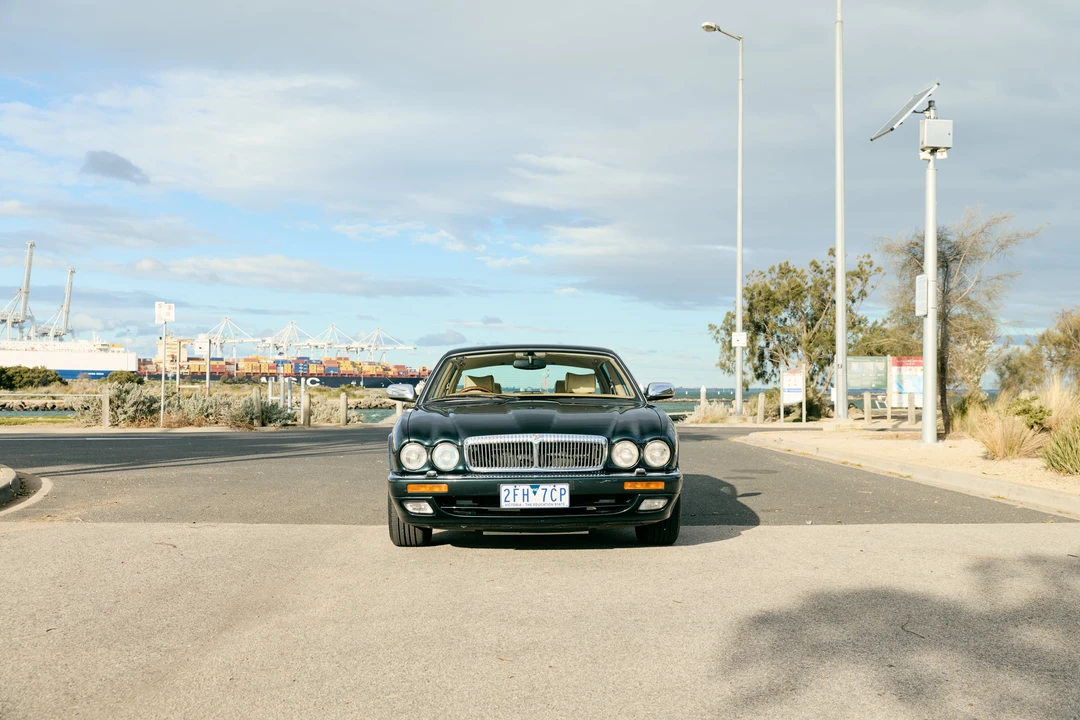 1996 Daimler - Image 2 of 31