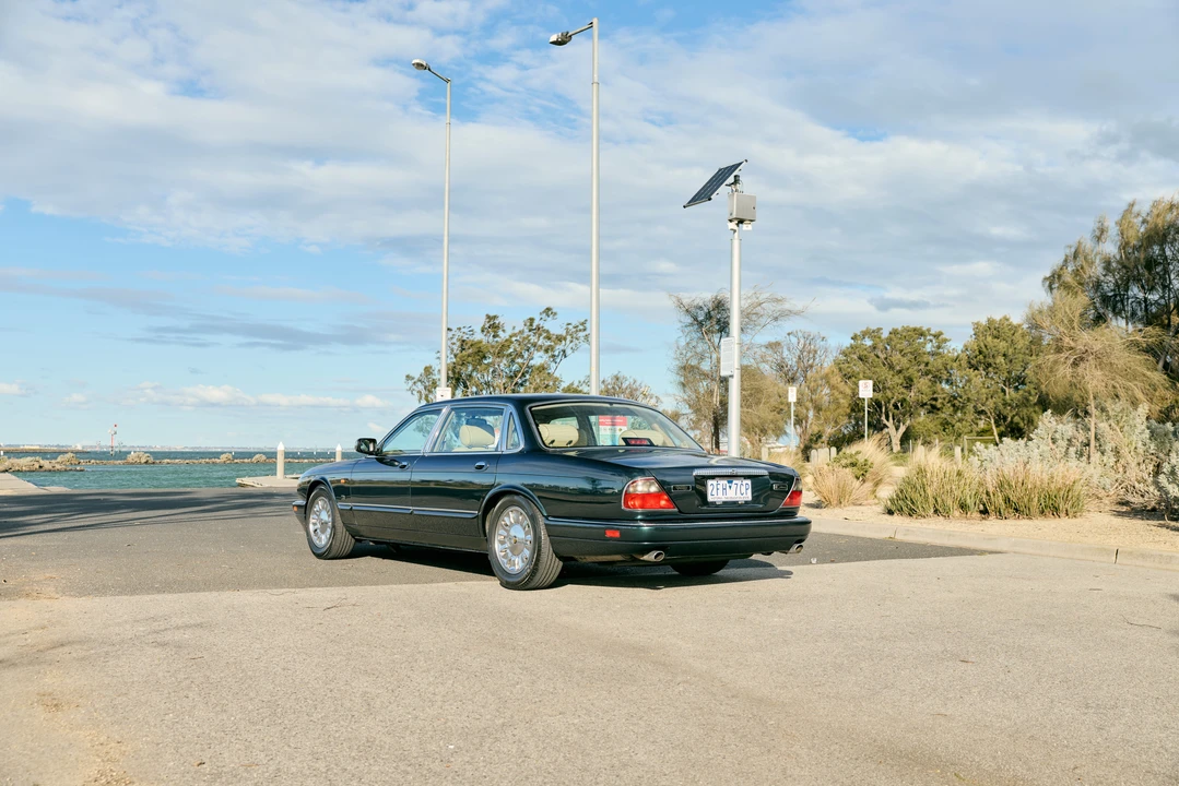 1996 Daimler - Image 7 of 31