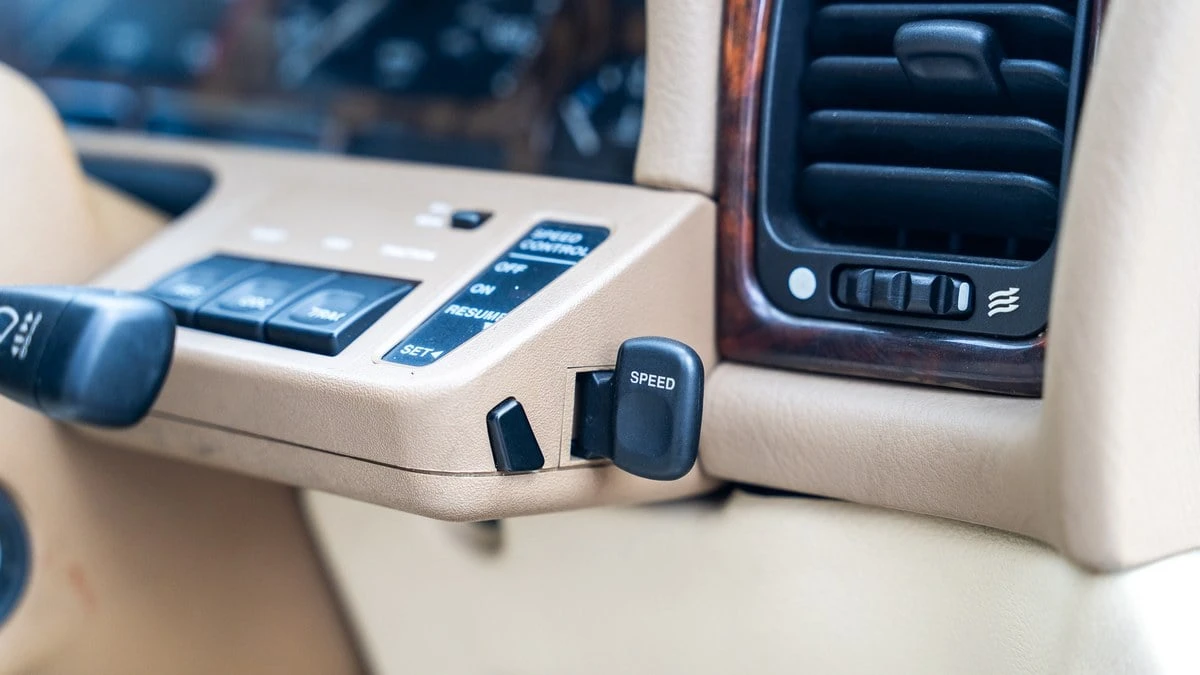 1996 Daimler - Image 6 of 30