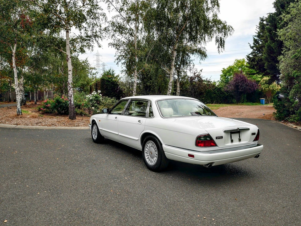 1996 Daimler - Image 5 of 21