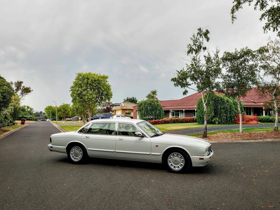 1996 Daimler - Image 9 of 21
