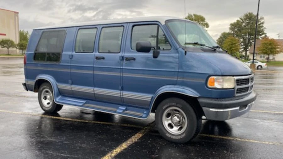1996 Dodge Ram Van - Image 2 of 6