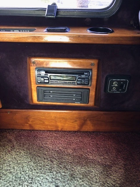 1996 Dodge Ram Van - Image 13 of 21