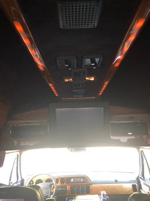 1996 Dodge Ram Van - Image 16 of 21
