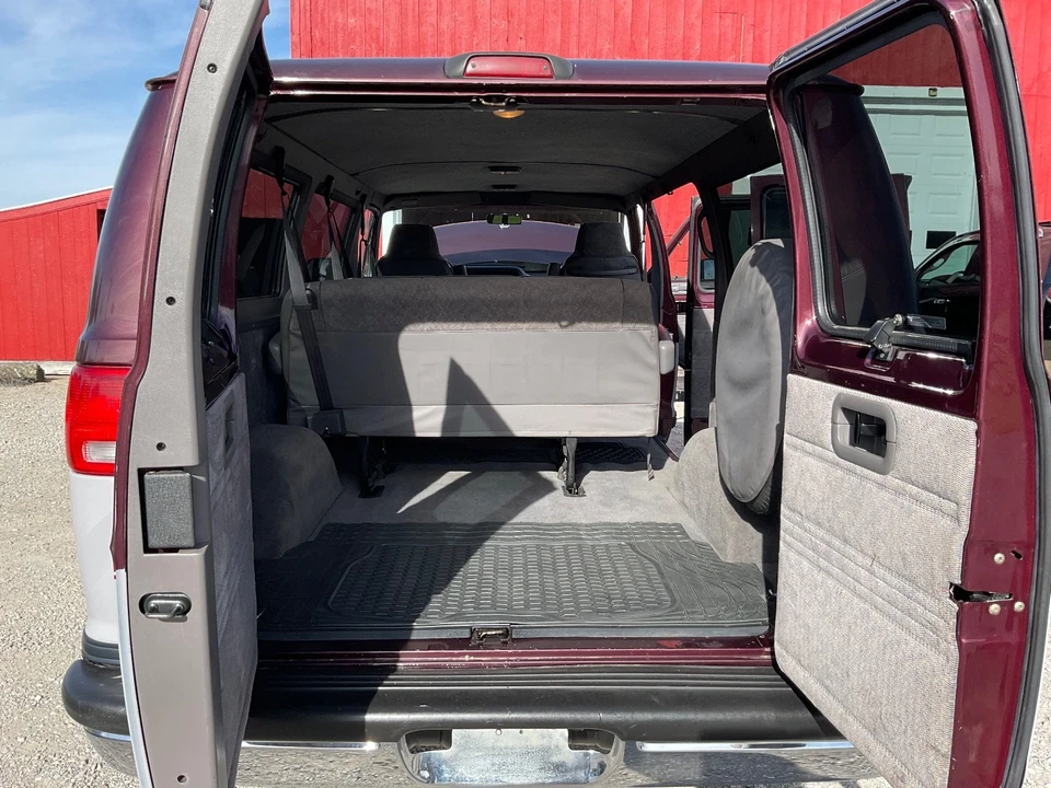 1996 Dodge Ram Van - Image 6 of 18