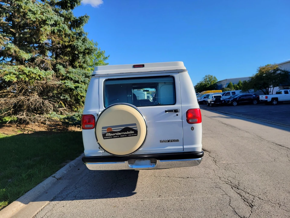 1996 Dodge Ram Van - Image 13 of 31
