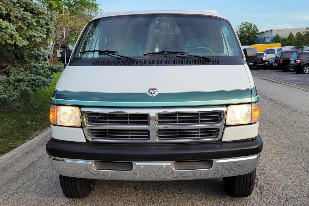 1996 Dodge Ram Van - Image 3 of 31
