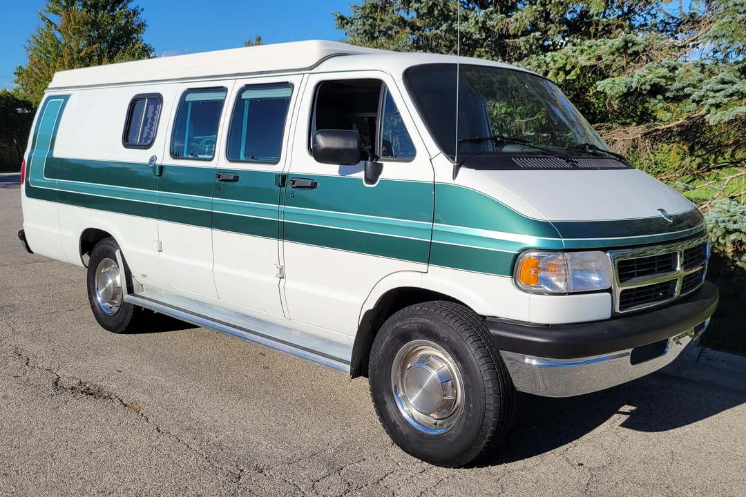 1996 Dodge Ram Van - Image 2 of 31
