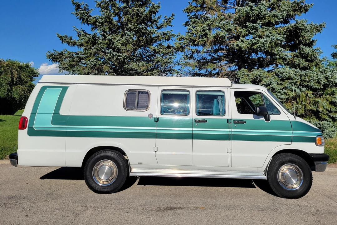 1996 Dodge Ram Van - Image 4 of 31