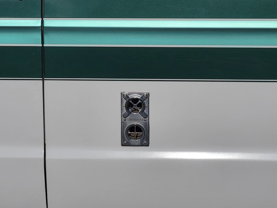 1996 Dodge Ram Van - Image 23 of 31