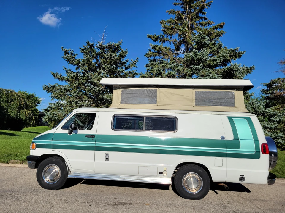 1996 Dodge Ram Van - Image 16 of 31