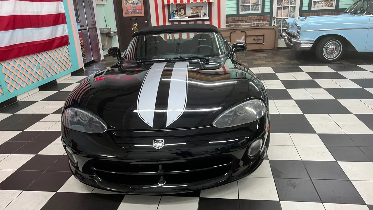 1996 Dodge Viper 1st Gen - Image 17 of 21