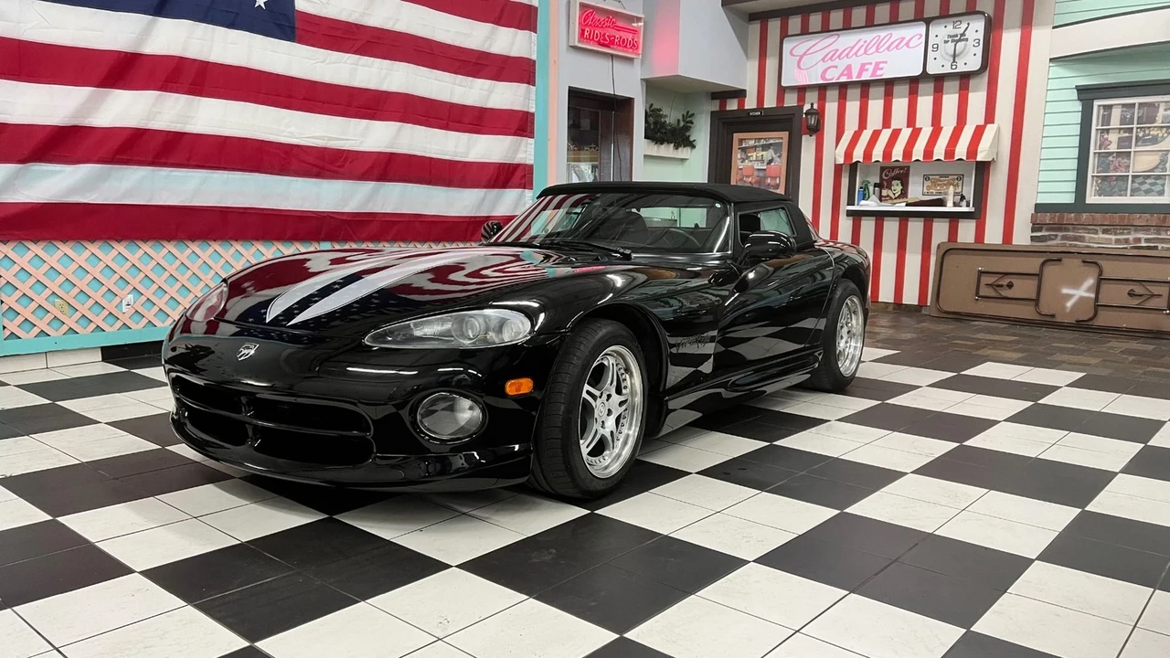 1996 Dodge Viper 1st Gen - Image 16 of 21