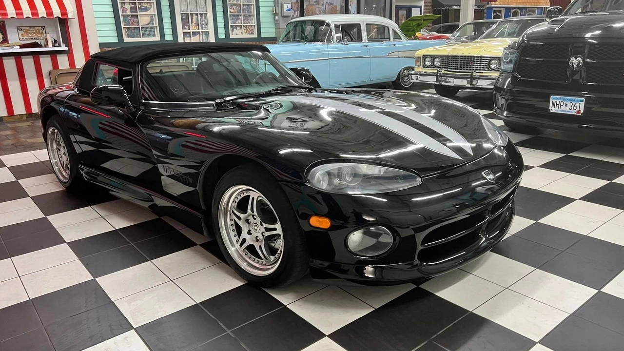 1996 Dodge Viper 2nd Gen - Image 15 of 31