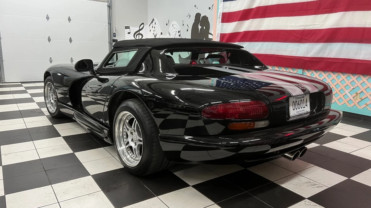 1996 Dodge Viper 1st Gen - Image 13 of 21