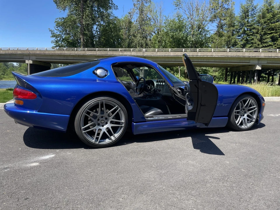 1996 Dodge Viper GTS 2nd Gen - Image 29 of 31