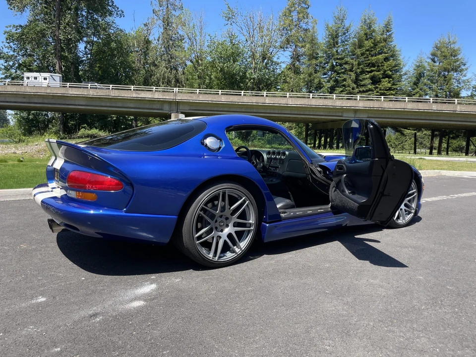 1996 Dodge Viper GTS 2nd Gen - Image 30 of 31