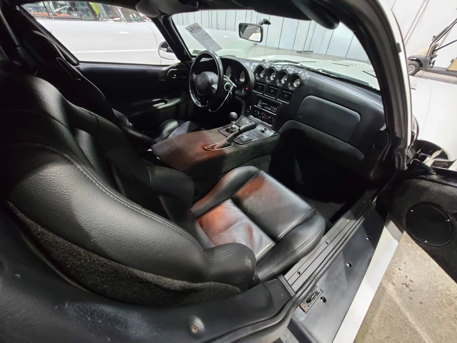 1996 Dodge Viper GTS 2nd Gen - Image 5 of 10