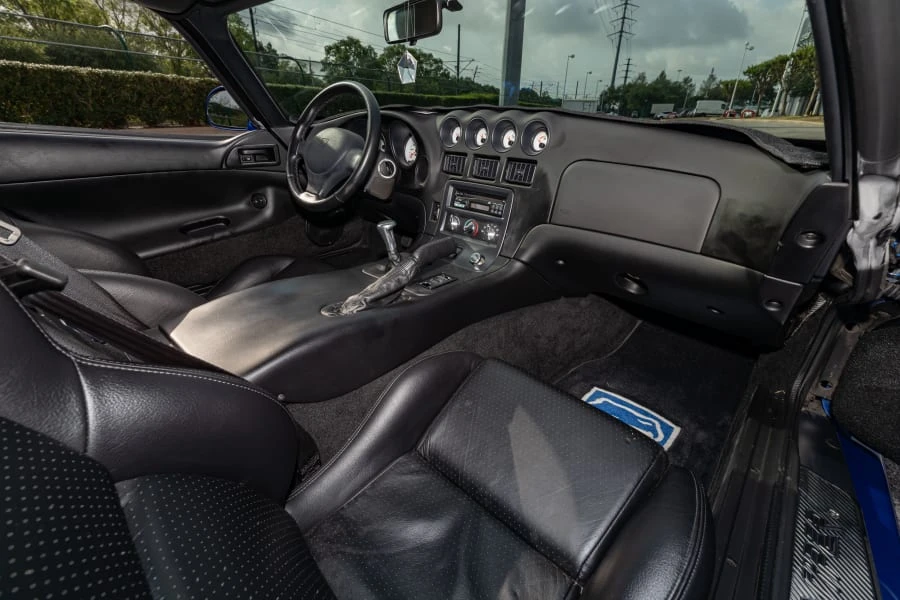 1996 Dodge Viper GTS 2nd Gen - Image 19 of 30