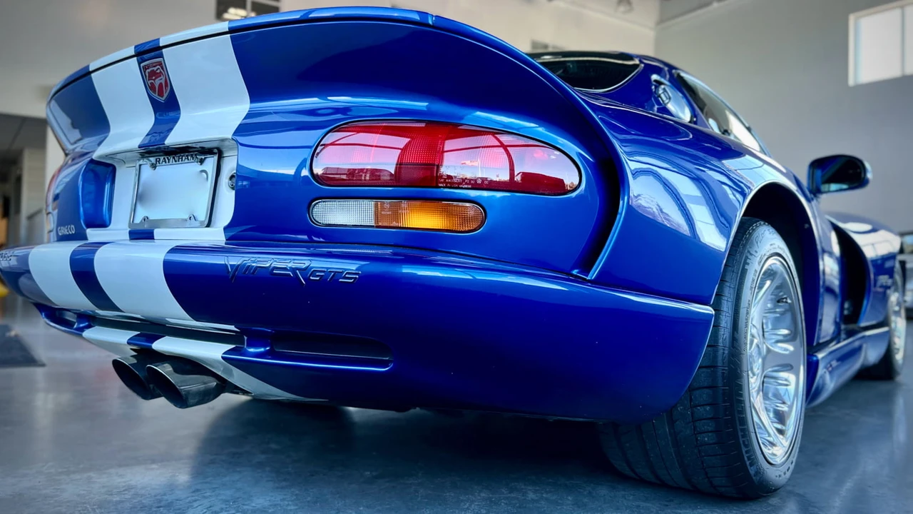 1996 Dodge Viper GTS 2nd Gen - Image 2 of 15