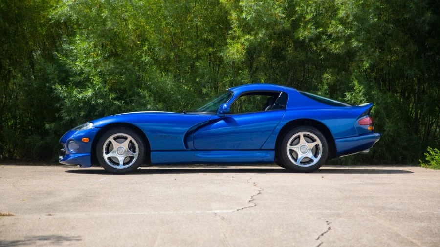 1996 Dodge Viper GTS 2nd Gen - Image 2 of 12