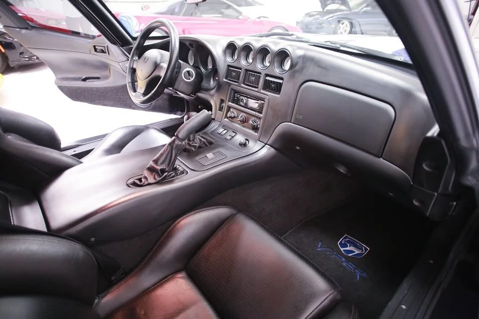 1996 Dodge Viper GTS 2nd Gen - Image 17 of 20