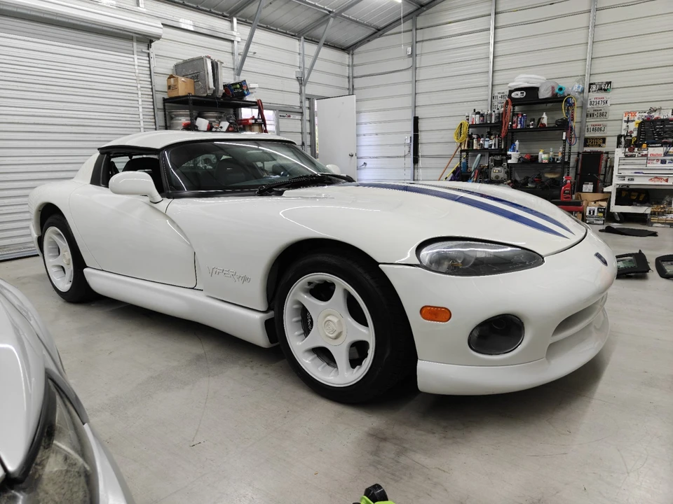 1996 Dodge Viper 2nd Gen - Image 2 of 9