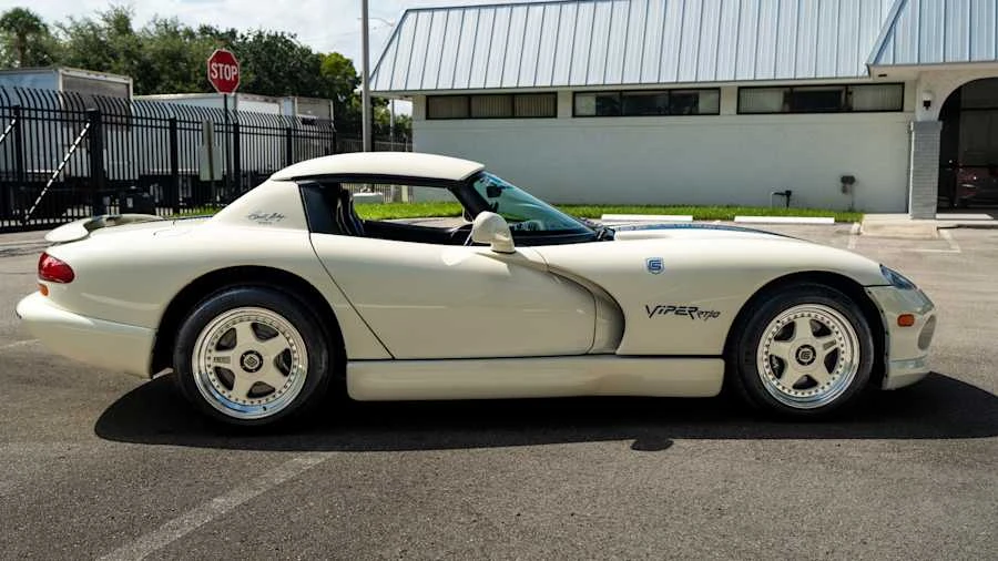 1996 Dodge Viper 2nd Gen - Image 2 of 25