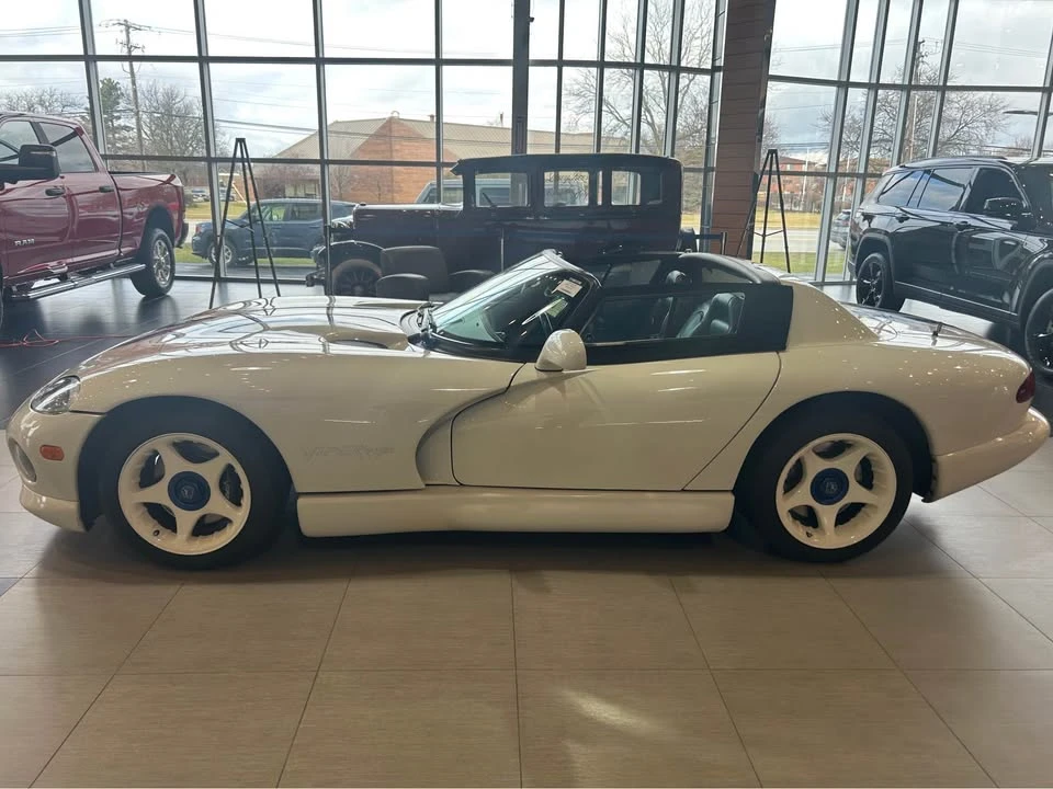 1996 Dodge Viper 2nd Gen - Image 2 of 8