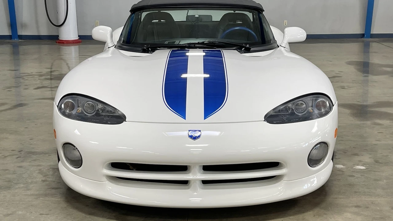 1996 Dodge Viper 2nd Gen - Image 9 of 11