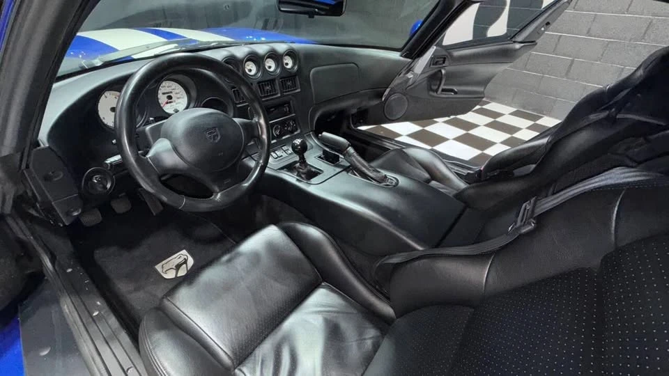 1996 Dodge Viper 2nd Gen - Image 2 of 9