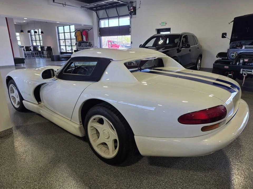 1996 Dodge Viper 2nd Gen - Image 2 of 4
