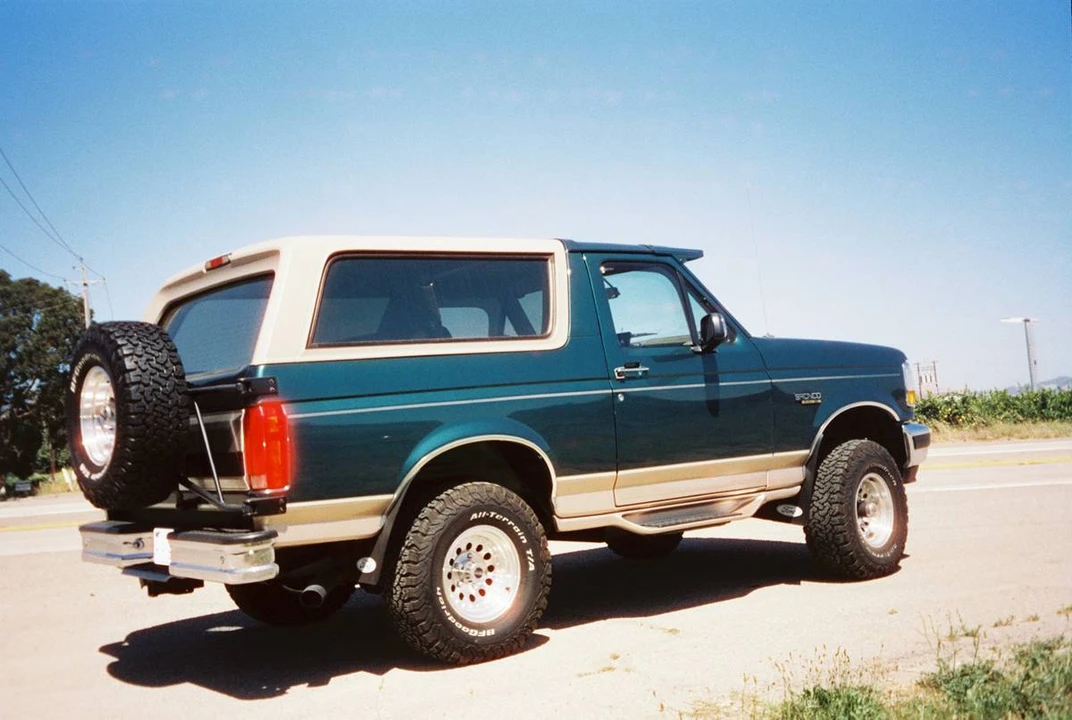 1996 Ford Bronco 5th Gen - Image 2 of 10