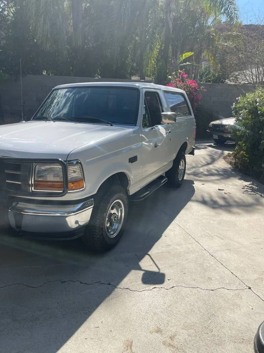 1996 Ford Bronco 5th Gen - Image 2 of 13