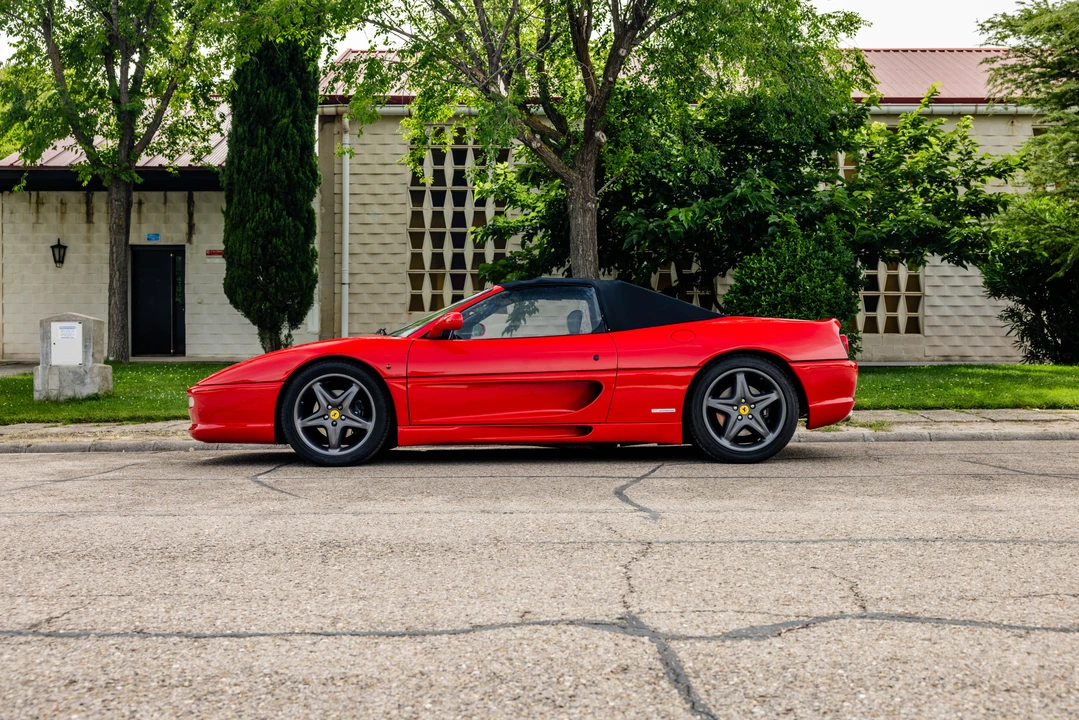 1996 Ferrari F355 Spider - Image 5 of 31