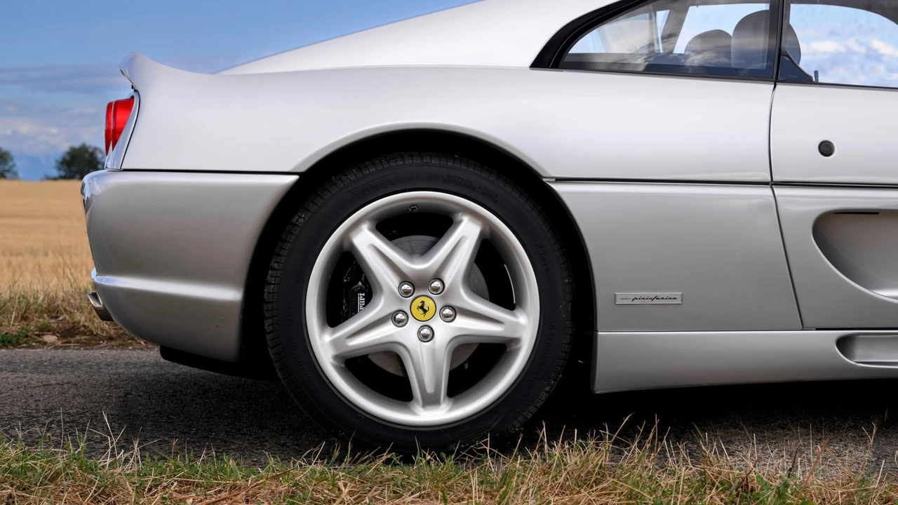 1996 Ferrari F355 Berlinetta - Image 28 of 31