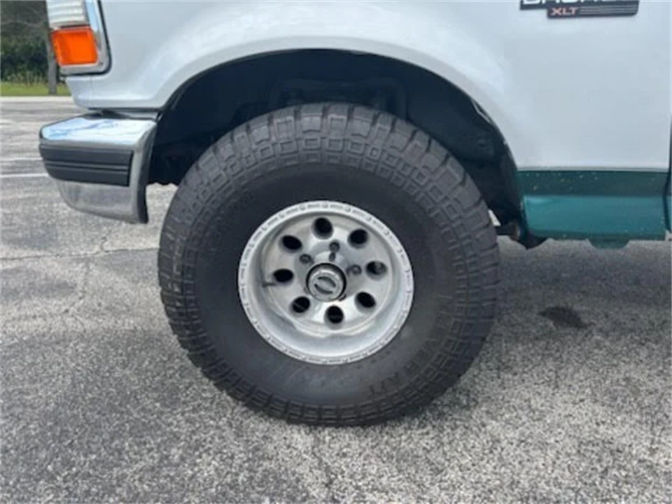 1996 Ford Bronco 5th Gen - Image 21 of 31