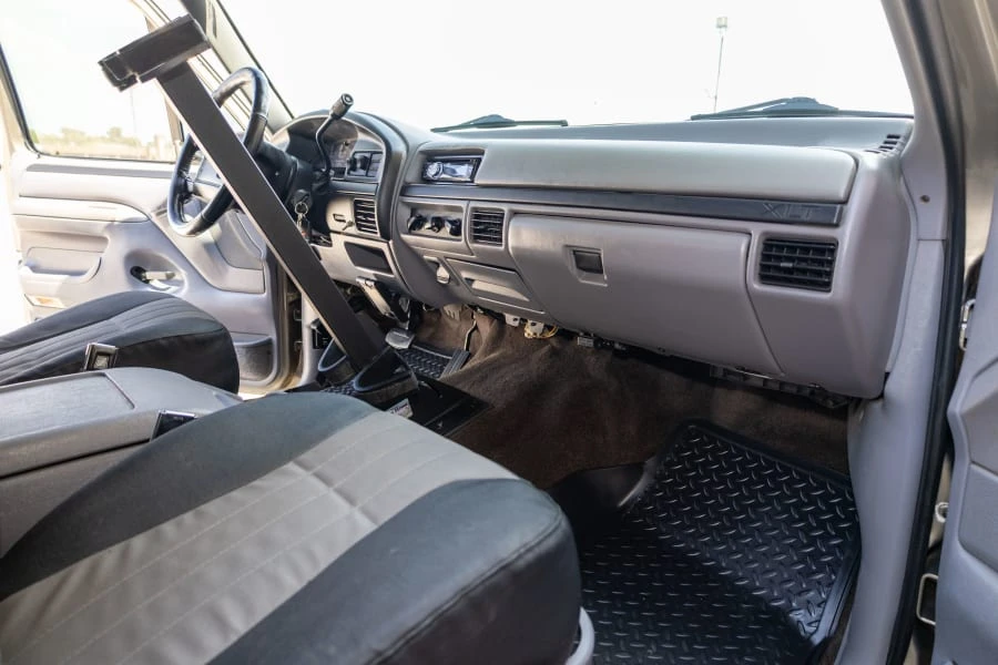 1996 Ford Bronco 5th Gen - Image 15 of 31