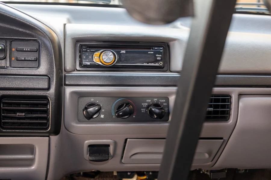 1996 Ford Bronco 5th Gen - Image 17 of 31