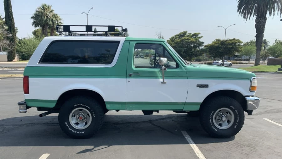 1996 Ford Bronco 5th Gen - Image 15 of 16