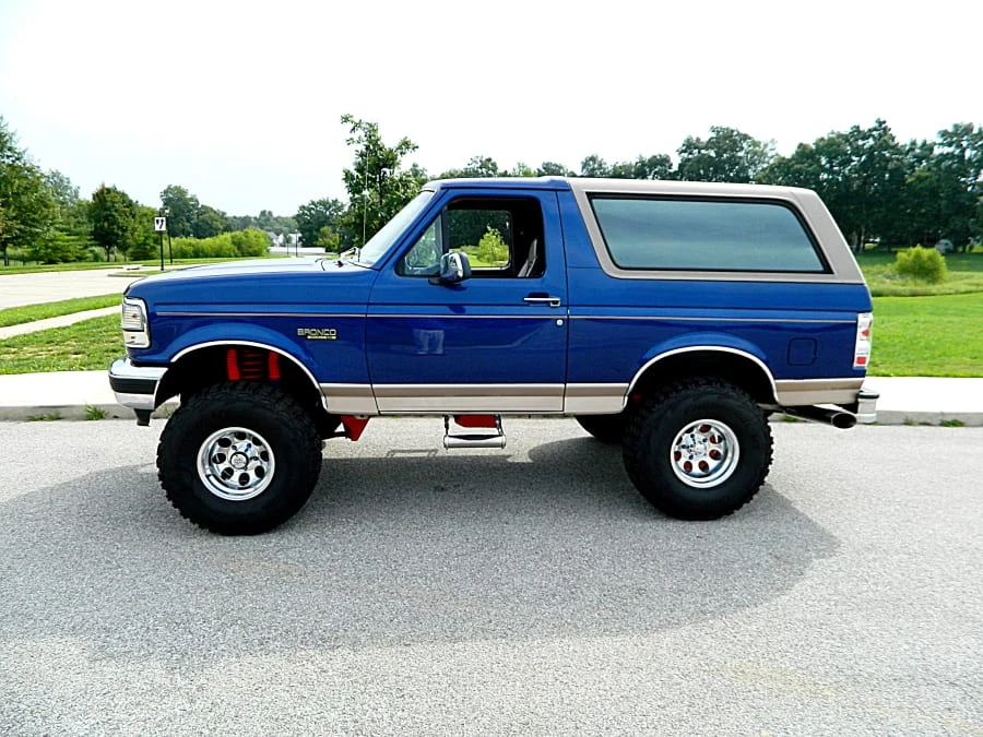 1996 Ford Bronco 5th Gen - Image 2 of 8