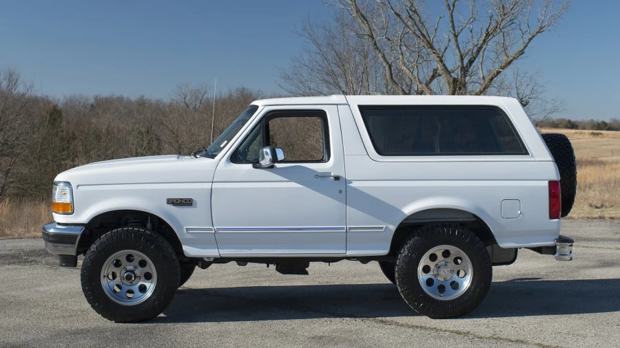 1996 Ford Bronco 5th Gen - Image 2 of 12
