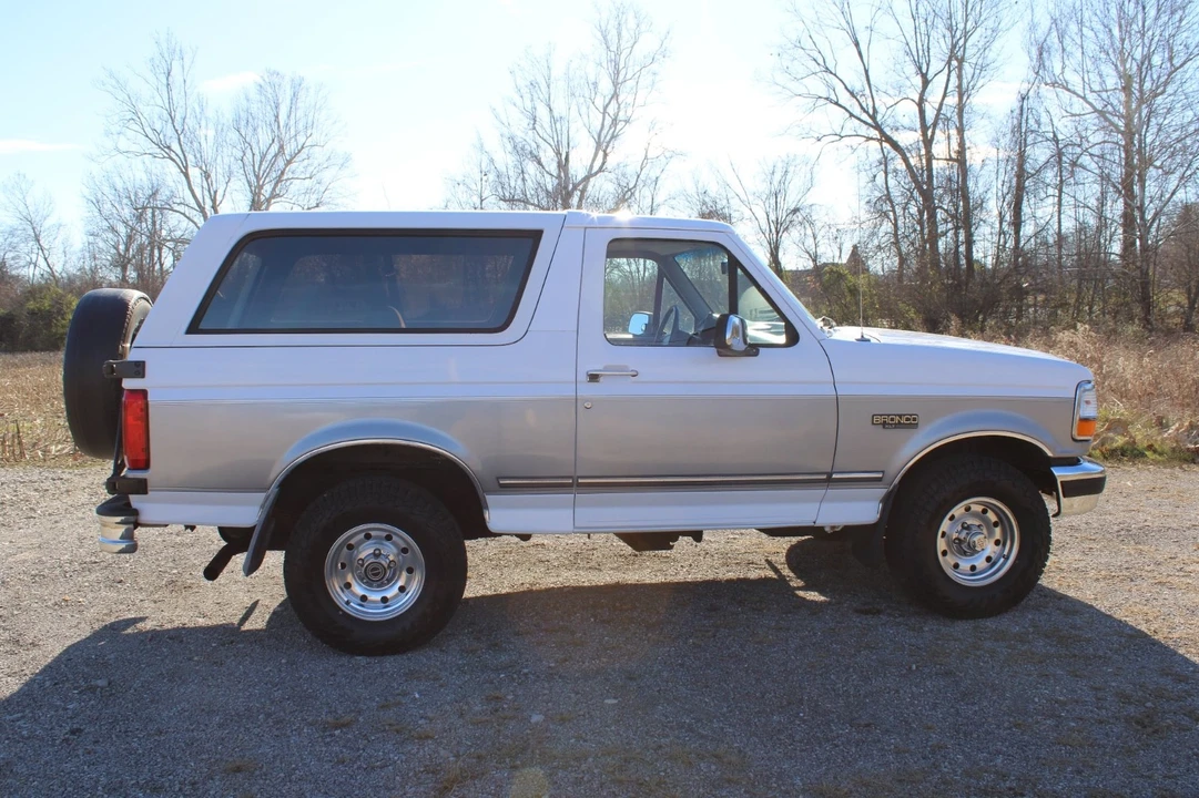 1996 Ford Bronco 5th Gen - Image 6 of 18