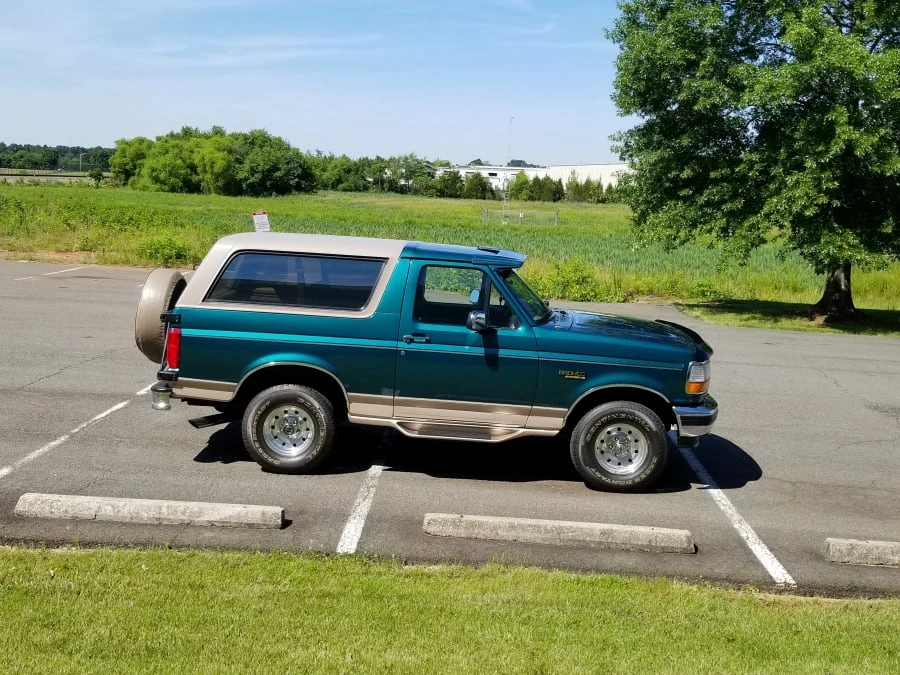 1996 Ford Bronco 5th Gen - Image 2 of 12