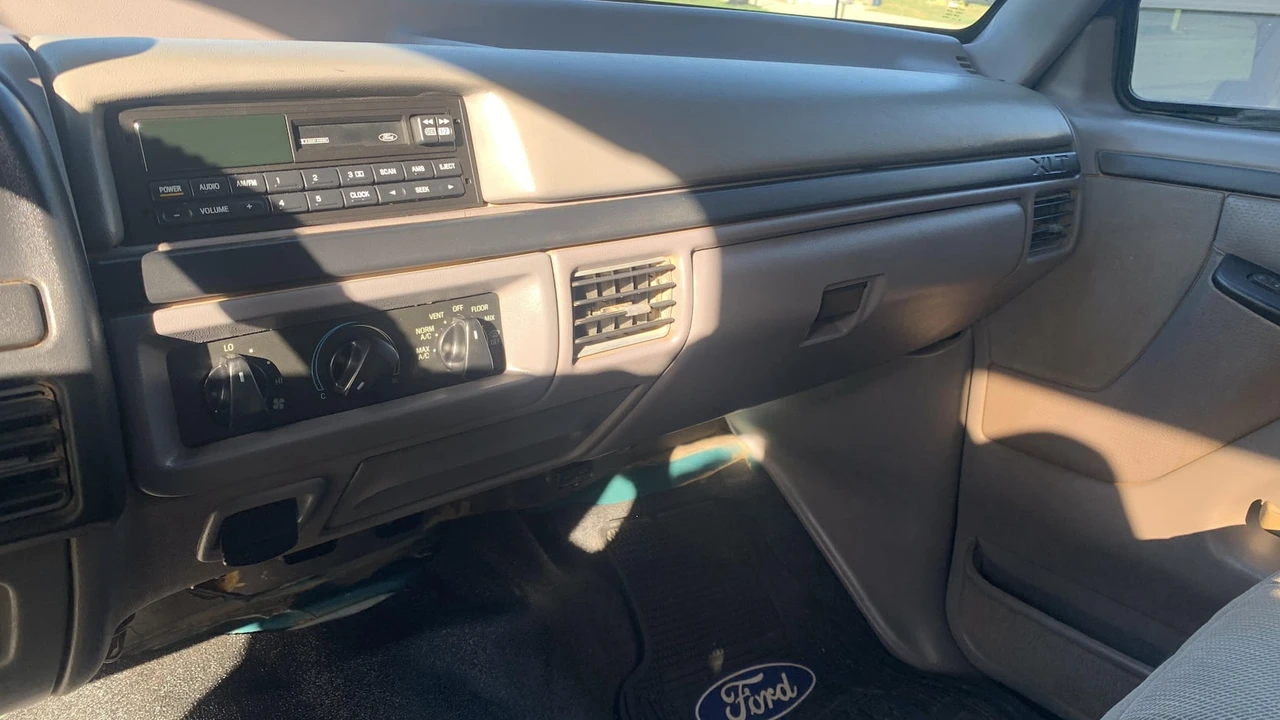 1996 Ford Bronco 5th Gen - Image 8 of 16