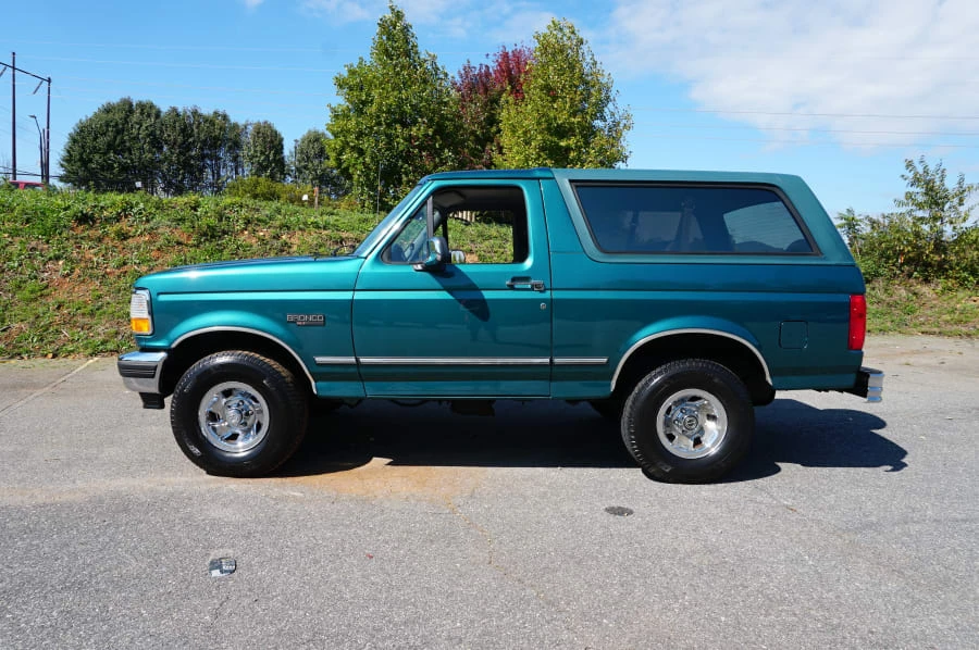 1996 Ford Bronco 5th Gen - Image 2 of 31