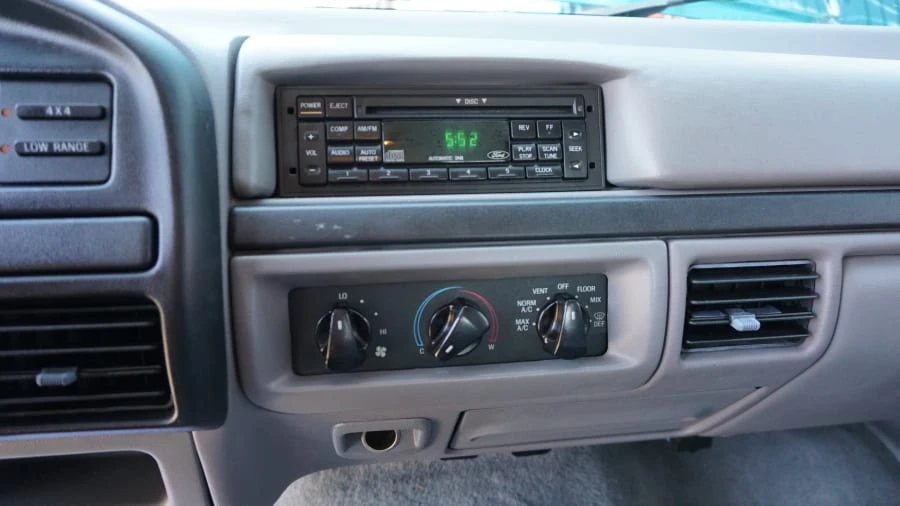 1996 Ford Bronco 5th Gen - Image 8 of 31