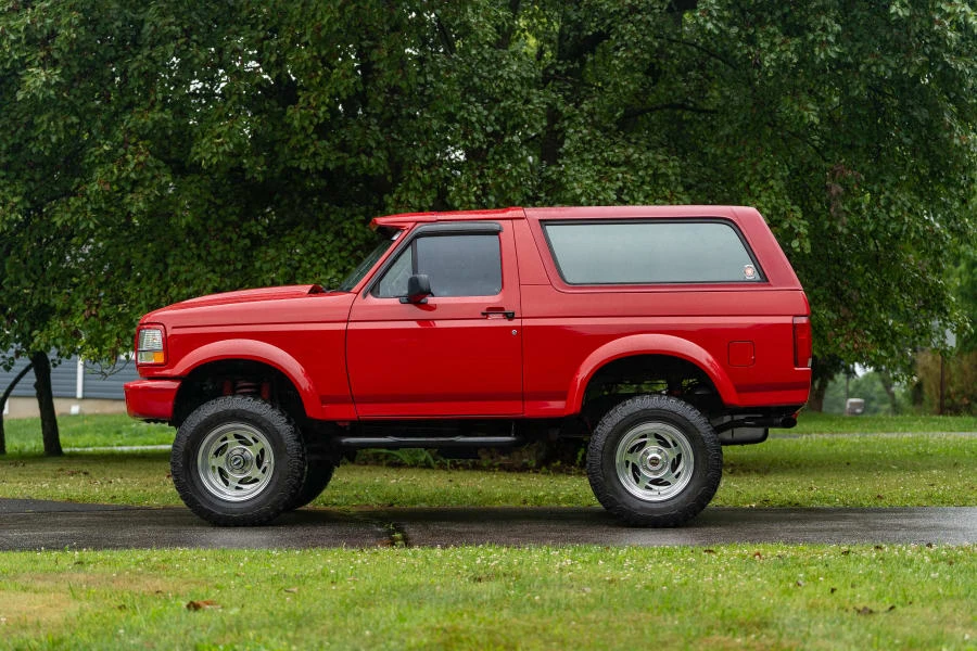 1996 Ford Bronco 5th Gen - Image 2 of 31